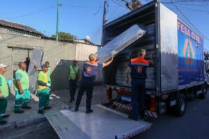 Governo de SP enviou mais de 2 mil itens de ajuda humanitária e serviu 2,4 mil refeições às vítimas de incêndio em Santos