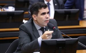 Avança na Câmara a proposta que reforça prioridade à primeira infância na Constituição