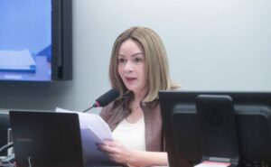 Relatora vai recomendar aprovação de piso salarial para técnicos em educação