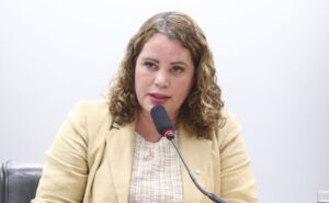 Comissão aprova programa de valorização de professores da educação básica