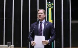 Congresso Nacional homenageia os 90 anos do programa A Voz do Brasil