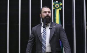 Comissão aprova projeto que facilita acesso a dados cadastrais em investigações de abuso contra menores