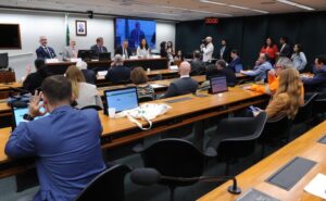 Ministério defende autossuficiência do Brasil em petróleo e gás natural durante a transição energética