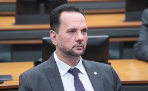 Comissão aprova isenção de tarifas bancárias para contas de convênios com municípios