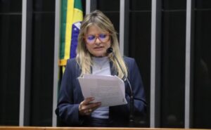 Câmara conclui discussão e votará nesta quarta-feira projeto que cria o Estatuto do Aprendiz