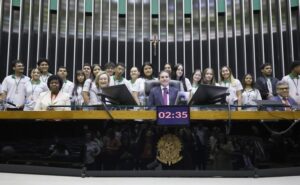 Especialistas pedem aprovação de projeto sobre proteção de crianças em ambiente digital