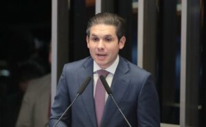 Motta anuncia comissão geral para debater a reforma administrativa
