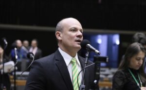 Comissão aprova fim da exigência de junta médica em divergência com plano de saúde