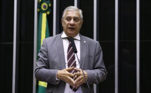 Comissão aprova repasse de royalties do petróleo a municípios vizinhos à exploração