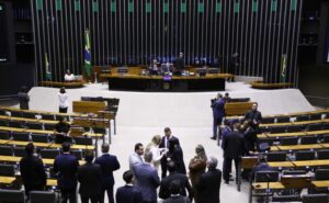 Deputados analisam projeto que amplia prazo sobre regularização de imóvel em faixa de fronteira; acompanhe