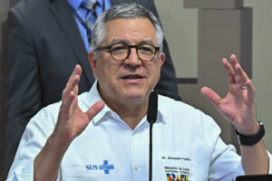 Ministro da Saúde defende medida provisória que aumenta acesso da população a médicos especialistas