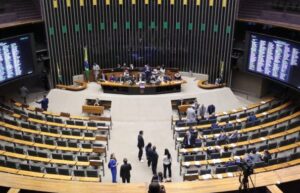 Motta determina encerramento da sessão e marca reunião de líderes para esta quarta-feira