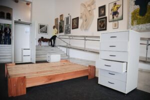 Reeducandos do sistema prisional de SP fabricam móveis para novas unidades habitacionais da CDHU