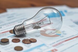 Comissão vota medida provisória do setor elétrico nesta terça