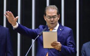 Relator do projeto de anistia afirma que objetivo é pacificar o país a partir de um texto de consenso