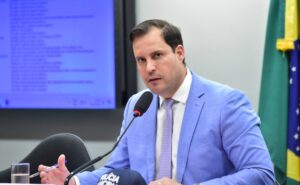 Comissão aprova projeto que proíbe condenados por tráfico em conselhos de políticas sobre drogas