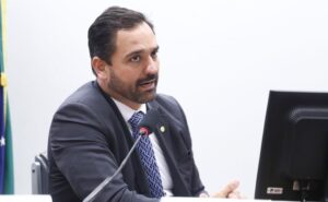 Comissão aprova projeto que prevê relatório prévio sobre estado de veículo anunciado em leilão