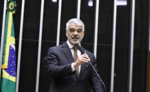 Senador Humberto Costa é o novo presidente do Parlasul