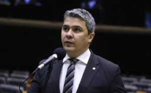Comissão aprova vaga preferencial de estacionamento para pessoas com autismo