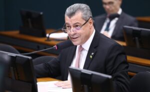 Comissão aprova proposta de transferência de universitário para tratamento de câncer