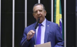 Comissão aprova projeto que prevê capacitação para auxiliares se tornarem técnicos de enfermagem