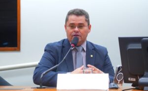 Comissão aprova regime prioritário para instalação de antenas em áreas rurais e vulneráveis