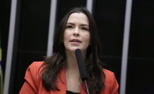 Comissão aprova projeto que permite continuar divórcio após morte de cônjuge