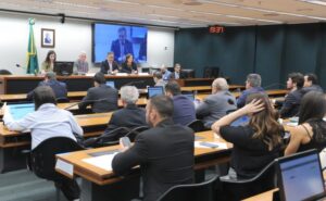 Deputados cobram identificação de postos de combustíveis envolvidos com o crime organizado