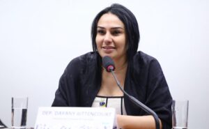 Comissão aprova voluntariado como critério de desempate em seleções internas de universidades