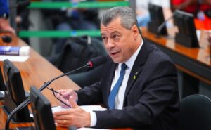 Comissão aprova troca de sirene escolar por música suave para proteger alunos com autismo