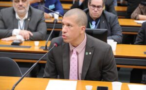 Comissão aprova incentivo à produção cultural que incluir pessoas idosas