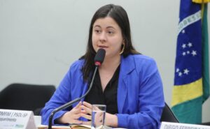 Comissão aprova livros acessíveis em bibliotecas públicas, universitárias e escolares