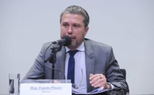 Fausto Pinato diz que BRICS pode representar uma “virada de mesa” na ordem mundial; ouça a entrevista