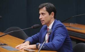 Comissão aprova campanha contra crimes digitais com uso de inteligência artificial