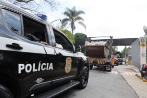 Entenda como a destruição de garrafas auxilia o combate a adulteração de bebidas alcóolicas