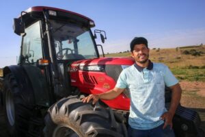 Governo de SP chega a 850 tratores adquiridos pelo Pró-Trator e projeta mil até o fim de 2025