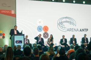 Vice-governador de SP destaca avanços do transporte público e parcerias do Estado em evento do setor