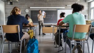 Importância do ensino de filosofia e sociologia será debatida em seminário da Comissão de Educação