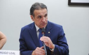 Projeto obriga influenciadores de jogos de azar a identificar operações suspeitas