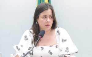 Comissão aprova proposta que autoriza uso de escola pública para cursinho comunitário