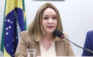 Projeto reserva assento para pessoas com obesidade mórbida em ônibus e aviões