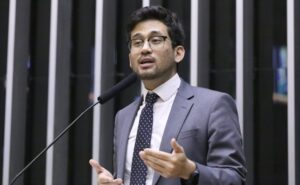 Comissão debate projeto que isenta compras internacionais de até 50 dólares de Imposto de Importação