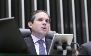 Hugo Motta celebra cessar-fogo em Gaza e defende caminho para paz duradoura no Oriente Médio