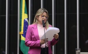 Câmara aprova medidas de proteção à primeira infância no ambiente digital; acompanhe