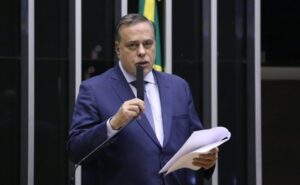 Câmara aprova novos critérios para Justiça decretar prisão preventiva