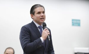 Motta anuncia votação do regime de urgência para projeto que cria bancada cristã
