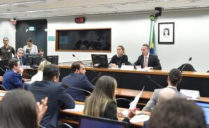 Conselho de Ética arquiva representação do PT contra Eduardo Bolsonaro