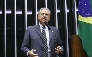 Câmara aprova projeto que institui programa de sustentabilidade para química; acompanhe