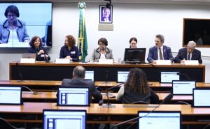 Deputados destacam importância de Agenda Transversal para Crianças e Adolescentes