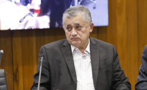 Líder do governo quer votar projetos sobre corte de gastos e aumento da arrecadação